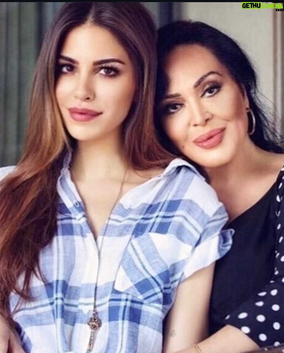 Türkan Şoray - 45.2K Likes - Güzel kızım,
Yağmur❤️um 
Bebekliğinden bugüne kadar hayranlıkla her anına tanık olmak,benim için büyük mutluluktu.
 Bugün ;her yönden kendini geliştirmiş, gayet mütevazı adaletli, vicdanlı, insancıl ve pozitif enerji saçan; kızım derken, gurur duyduğum Yağmur❤️umsun. Bu yaşında ve ilerki yaşlarında da hayallerini gerçekleştireceğine,  tüm kalbimle inanıyorum. 
Her yaşın bir öncekinden daha güzel geçsin.
Nice mutlu yılların olsun 🌺Gözbebeğim,kıymetlim,Yağmur’um kurabiyem.