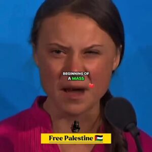 Umie Aida Instagram - @gretathunberg is the real and genuine humanitarian personality. The government of Sweden and world should demand for the release and ensure her well beings in Isewel. Thunberg ialah seorang tokoh kemanusiaan yang sebenar dan tulen. Sweden dan masyarakat antarabangsa harus menuntut pembebasannya serta memastikan kesejahteraannya di Isewel.