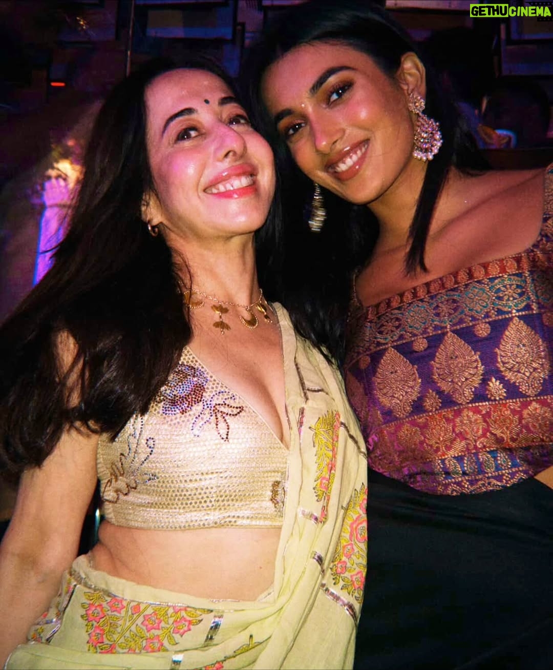 Vaishnavi Andhale - 9.4K Likes - In the world of trends, I prefer to be timeless 💜💫 

#diwali
