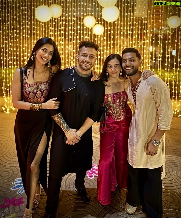 Vaishnavi Andhale - 9.4K Likes - In the world of trends, I prefer to be timeless 💜💫 

#diwali