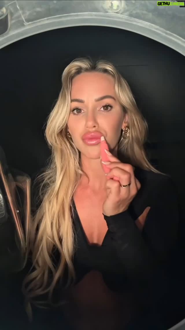 Vanessa Mariposa - 72K Likes - getting ready 🖤✨
_______
#vanessamariposa #vanessamariposafitness #fyp #reelsviral #getready