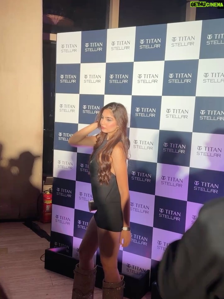 Viddhi Giri - 2.9K Likes - A night to remember — with @titanwatchesindia unveiling India’s first Wandering Hour. Time just got timeless. ⌚️ 

#TitanStellar #WanderingHours #InspiredByInfinte