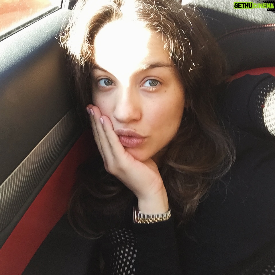 Viktoriya Dayneko - 14.2K Likes - В этот день 10 лет назад я стала мамой самой лучшей девчонки на свете! Даже не верится как быстро пролетело время!  Моя дочь удивительная, добрая, чуткая, внимательная, целеустремленная, талантливая и заботливая! Люблю до луны и обратно🎉🎉🎉❤️❤️❤️🌸🌸🌸