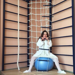 Viktoriya Dayneko Instagram - В этот день 10 лет назад я стала мамой самой лучшей девчонки на свете! Даже не верится как быстро пролетело время!  Моя дочь удивительная, добрая, чуткая, внимательная, целеустремленная, талантливая и заботливая! Люблю до луны и обратно🎉🎉🎉❤️❤️❤️🌸🌸🌸
