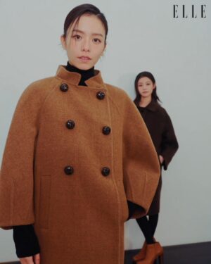 Vivian Sung Yun-hua Instagram - #ELLEMeets ft. #宋芸樺 @bravolav 
關於「成為」的練習，將每一次的挑戰視為打磨內在的契機，在探索角色靈魂的同時，也完整了自己的生命故事。

ELLE：成為「演員」後，你最深刻的感受是什麼？
🎬宋芸樺：「演員的職責其實更簡單，就是娛樂大家。」將表演視作一種靜默的服務，如同夜燈，如同港灣，觀眾快樂時一同歡笑，悲傷時無聲的陪伴。

PHOTOGRAPHER_HEDY CHANG
MAKEUP_ JIMY@BACKSTAGE(宋芸樺)、 YI LI YML MAKEUP（詹子萱、林品彤）
HAIR_AMBER@ 80’S STUDIO(宋芸樺)、KEANU@FLAUX HAIR(詹子萱)、
NELSON@ZOOM HAIRSTYLING（林品彤）
SET DESIGNER_CHIH YEN HSU
TEXT_ZOE CHANG
EDIT_JASMIN HUANG 
WARDROBE_Max Mara

👉追蹤 @elletaiwan 看更多明星故事
#ELLTaiwan #ELLE時尚圈 
@maxmara  #MaxMara  #MaxMaraFW25  #MaxMaraAtelier