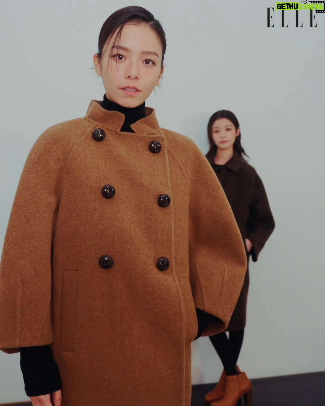 Vivian Sung Yun-hua - 3.2K Likes - #ELLEMeets ft. #宋芸樺 @bravolav 
關於「成為」的練習，將每一次的挑戰視為打磨內在的契機，在探索角色靈魂的同時，也完整了自己的生命故事。

ELLE：成為「演員」後，你最深刻的感受是什麼？
🎬宋芸樺：「演員的職責其實更簡單，就是娛樂大家。」將表演視作一種靜默的服務，如同夜燈，如同港灣，觀眾快樂時一同歡笑，悲傷時無聲的陪伴。

PHOTOGRAPHER_HEDY CHANG
MAKEUP_ JIMY@BACKSTAGE(宋芸樺)、 YI LI YML MAKEUP（詹子萱、林品彤）
HAIR_AMBER@ 80’S STUDIO(宋芸樺)、KEANU@FLAUX HAIR(詹子萱)、
NELSON@ZOOM HAIRSTYLING（林品彤）
SET DESIGNER_CHIH YEN HSU
TEXT_ZOE CHANG
EDIT_JASMIN HUANG 
WARDROBE_Max Mara

👉追蹤 @elletaiwan 看更多明星故事
#ELLTaiwan #ELLE時尚圈 
@maxmara  #MaxMara  #MaxMaraFW25  #MaxMaraAtelier