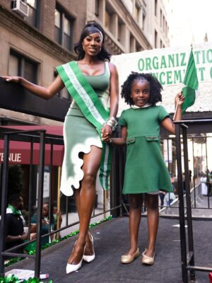 Wendy Osefo Instagram - Thank you to @oan_nyc for having me as the Grand Marshall of The Nigerian Independence Day Parade! Thank you for the honor and thank you for also presenting me with the Leadership and Impact award. Forever grateful to the country that birth me and the culture that raised me 🇳🇬🇳🇬🇳🇬🇳🇬

📸: @sonejr