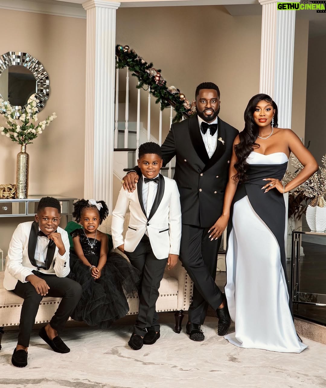 Wendy Osefo - 76.3K Likes - From Our family to yours, Happy Holidays and more blessings to you in the New Year. 
— The Osefos ♠️🤍

📸: @mesus.studios 

.
.
#MerryChristmas #FamilyPhotography #HolidaySeason #RHOP