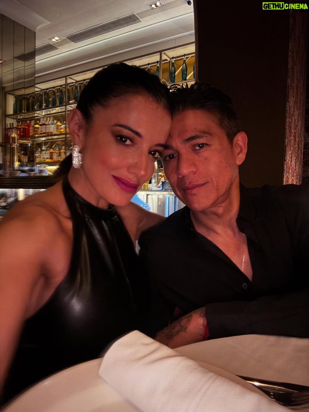 Yamila Reyna - 27.6K Likes - Viajamos, conocimos, aprendimos, descansamos, nos cansamos, nos reímos, nos peleamos, nos reconciliamos, pero sobre todo vivimos  y nos amamos, siempre nos amamos y mucho.
Que lindas vacaciones mi cielo!