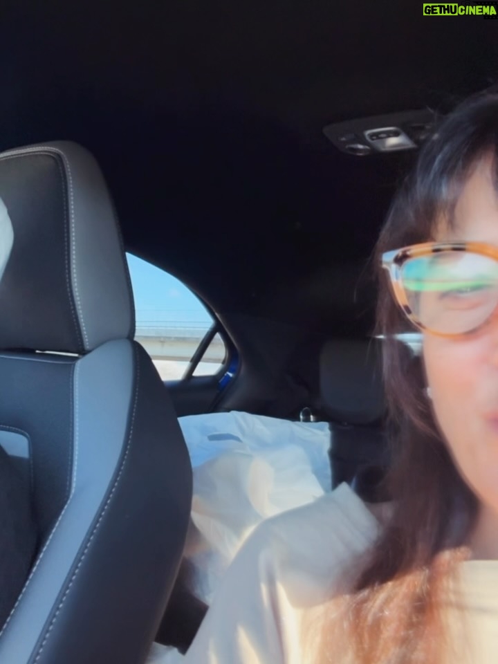Yamila Reyna - 27.6K Likes - Viajamos, conocimos, aprendimos, descansamos, nos cansamos, nos reímos, nos peleamos, nos reconciliamos, pero sobre todo vivimos  y nos amamos, siempre nos amamos y mucho.
Que lindas vacaciones mi cielo!