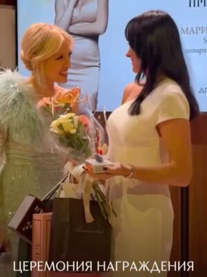 Yanina Studilina Instagram - Сила семьи и женская энергия 💖
Сегодня я хочу поделиться своими самыми теплыми воспоминаниями и эмоциями от особого события — церемонии награждения «Super Семья Года», которую организовал замечательный клуб @super_mama.club
Мне выпала честь вести эту церемонию и провести незабываемый вечер в кругу потрясающих женщин, которые олицетворяют гармонию, силу и красоту одновременно.
✨ Для каждой из нас семья — это источник бесконечной любви, защиты и вдохновения. Она помогает раскрывать наши таланты и поддерживает на пути к большим целям. Участницы церемонии показали, какой огромной силой обладают крепкие семейные связи и любовь близких.
🌟 Очень радостно наблюдать, как много прекрасных женщин добиваются успехов сразу в нескольких сферах своей жизни: будучи заботливыми мамами, мудрыми женами и энергичными бизнес-вумен. Их опыт показывает, что можно прекрасно балансировать между карьерой, семьей и личным развитием, достигая гармонии и благополучия.
❤️ Настоящая магия заключается именно в женской энергии, которая наполняет пространство любовью, добротой и вдохновением. Общение с такими яркими и целеустремлёнными женщинами усиливает нашу собственную энергию и даёт мощный заряд уверенности и оптимизма.
Верьте в свои мечты и никогда не останавливайтесь 🌟
На мне 👗 @serovalexandra победитель в номинации Super Дизайнер 2025 👏🏻
📸 @ankphoto
#superсемьягода #супермама #женскаяэнергия #счастливаясемья #успехивместе #янинастудилина #екатеринагордон #еленатовстик #женскаядружба #ведущая #женскаяэнергия #womeninspiringwomen #womanownedbusiness