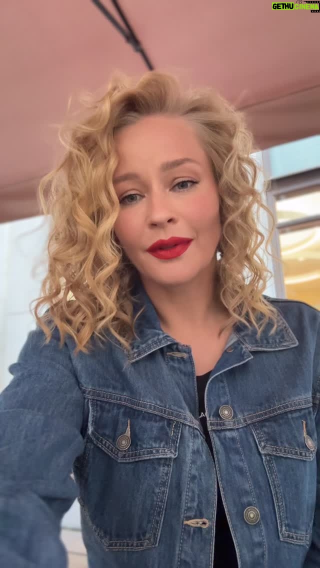 Yulia Peresild - 16.7K Likes - С днем Рождения меня♥️всем спасибо! @galchonok_fond 🐣 Буду благодарна!