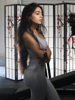Zara Dar Instagram - Me or your gym crush?

#cute #stemgirls #explorepage✨ #professor #fit #fitgirl