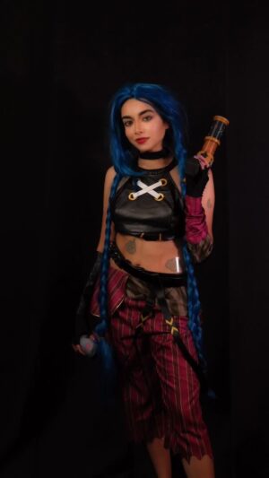Zara Dar Instagram - Happy Halloween 👻 
#explorepage #cosplay #arcane #halloween #nerdgirl