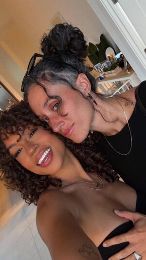 Zashia Monique Santiago Instagram - she said it, not me 😂 #wlw IB: @mdayna