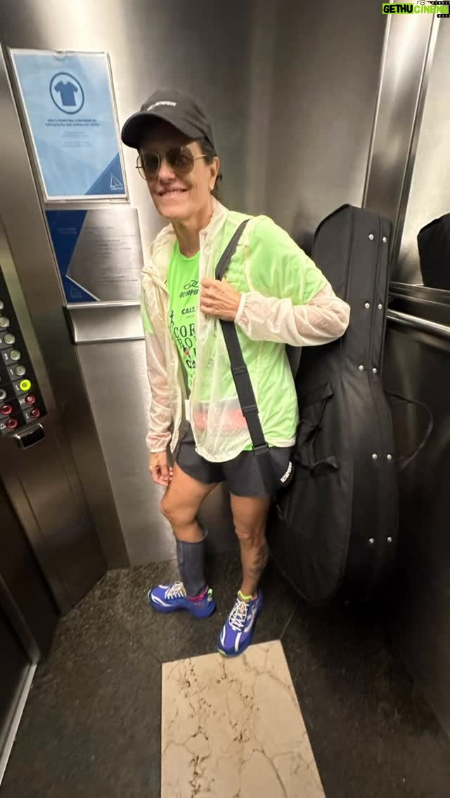 Zélia Duncan - 5.6K Likes - Bom dia para os corredores que carregam o violão pra pista!! Uhuuuu!!!! #corraporumacausa  @imaconexoes