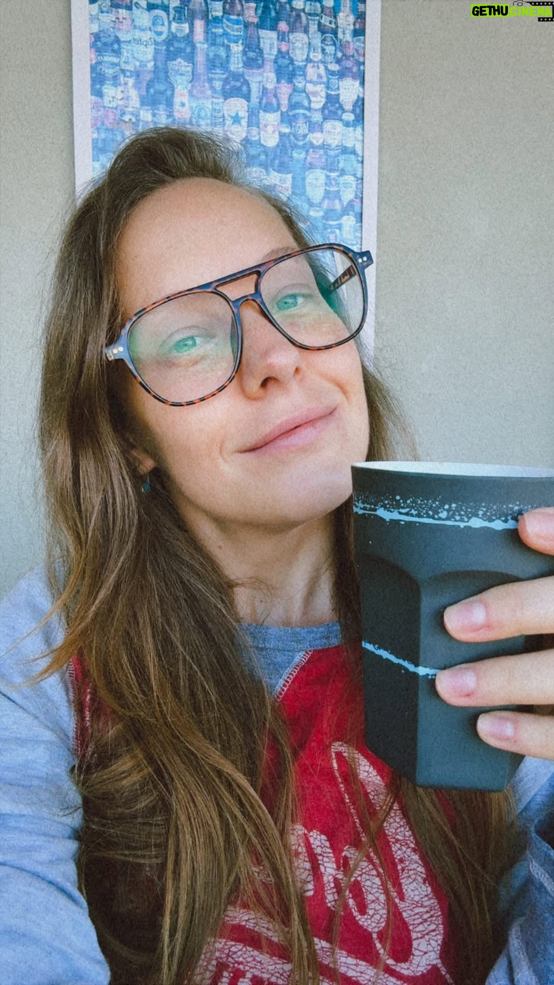 Şeyma Korkmaz - 12.8K Likes - #hiçmeraketmediğinizsabahrutinim
15-20dk (mama ver,💩 temizle, ☕️ demle,💆‍♀️ bakım) sonraaaaaağğğğ #metime
(Ürün göründüyse; #reklam yazalımda şey olmasın)
