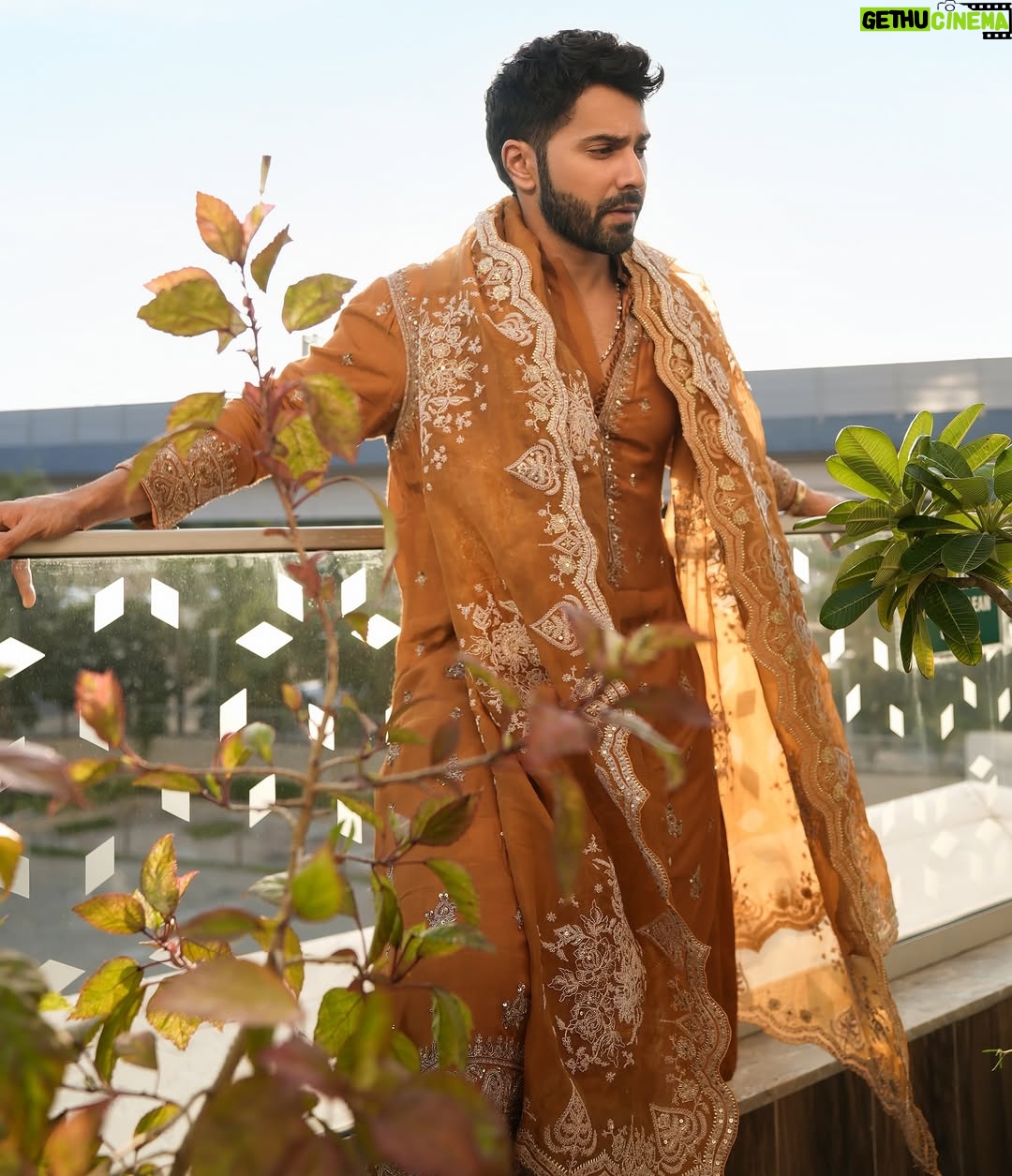 Aastha Sharma - 84.8K Likes - Varun x Torani 🧡🧡🧡🧡

@varundvn in

Outfit- @toraniofficial
Shoes- @dune_london
Styled by @wardrobist with @reannmoradian @simrankumar19