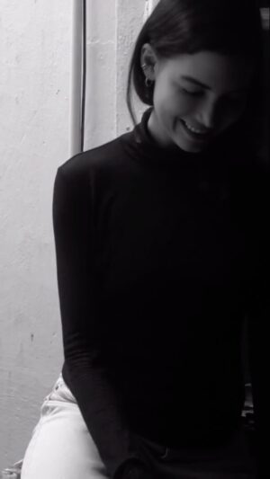 Abril Schreiber Instagram - Víveme - @laurapausini cover by Abril, Soto
edición de video @terminaentl
producción musical @simplesproductions