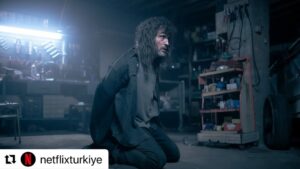 Açelya Devrim Yılhan Instagram - İşler kontrolden çıktığında ne kadar ileri gidebilirsin? Kasaba 11 Aralık’ta sadece Netflix’te. @netflixturkiye