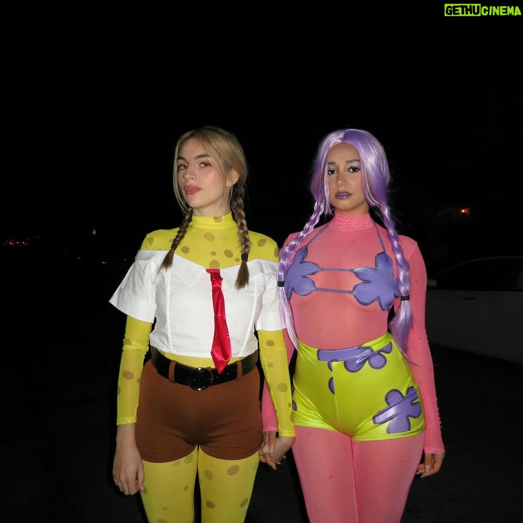 Adèle Castillon - 185.8K Likes - 🚀❤️👻🎃