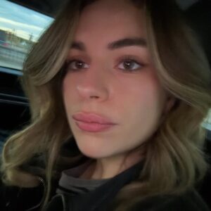Adèle Castillon Instagram - EN BOUCLE EN BOUCLE EN BOUCLE