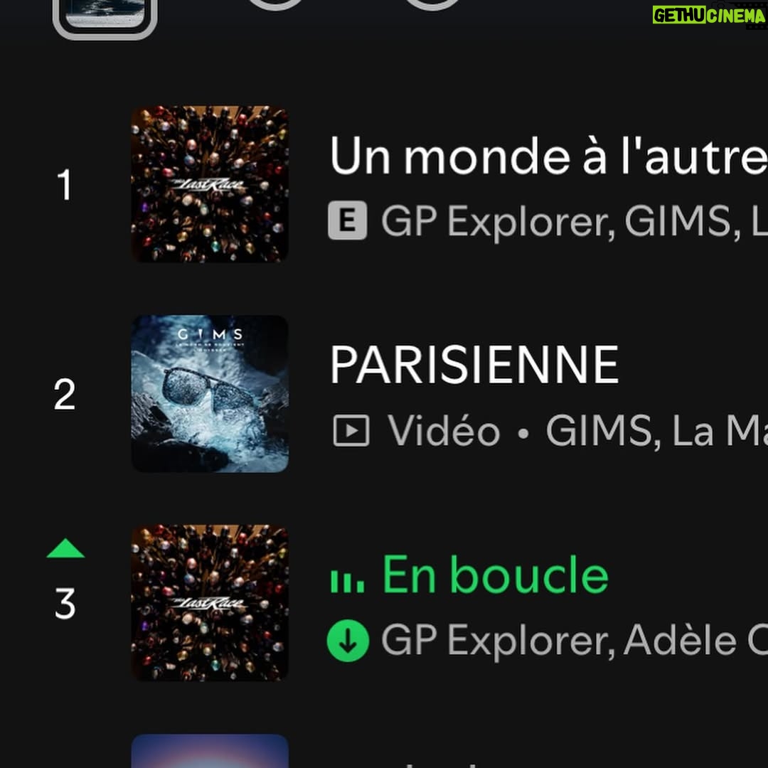 Adèle Castillon - 167.6K Likes - EN BOUCLE EN BOUCLE EN BOUCLE