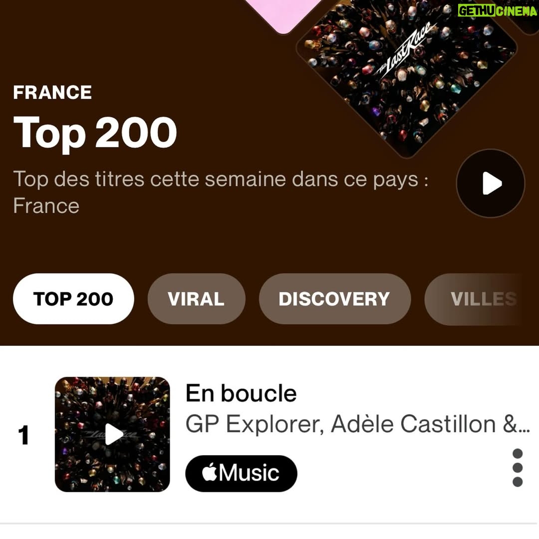 Adèle Castillon - 167.6K Likes - EN BOUCLE EN BOUCLE EN BOUCLE