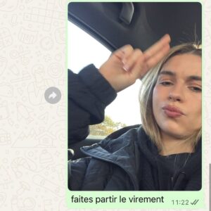 Adèle Castillon Instagram - EN BOUCLE EN BOUCLE EN BOUCLE