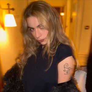 Adèle Castillon Instagram - I’ll wear a skirt for you <3