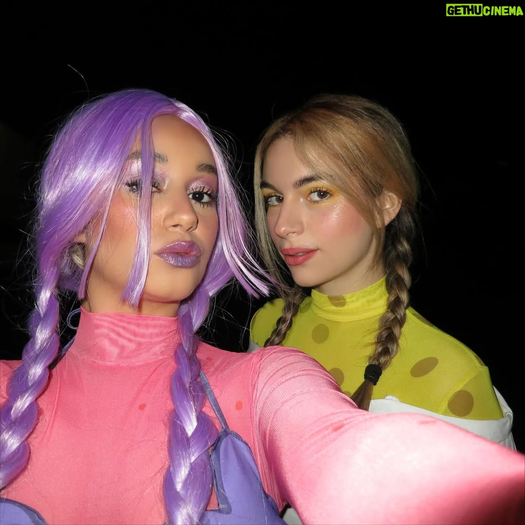 Adèle Castillon - 185.8K Likes - 🚀❤️👻🎃
