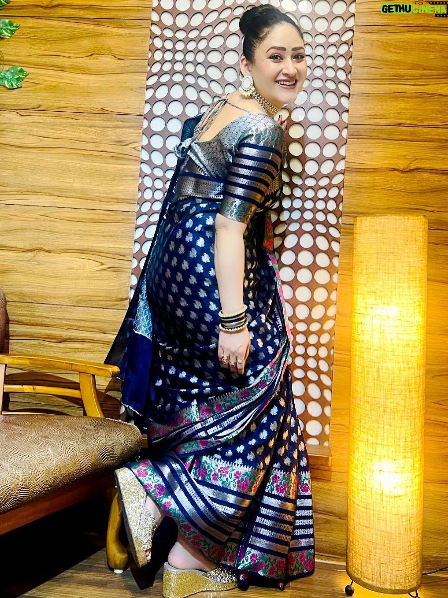 Aditi Sajwan - 52.8K Likes - Wore a Sari for a Very Important Day and Felt every bit like a Param Sundari ✨🥰

#drapedreams#nariinasari#indianbeauty#pardesiya