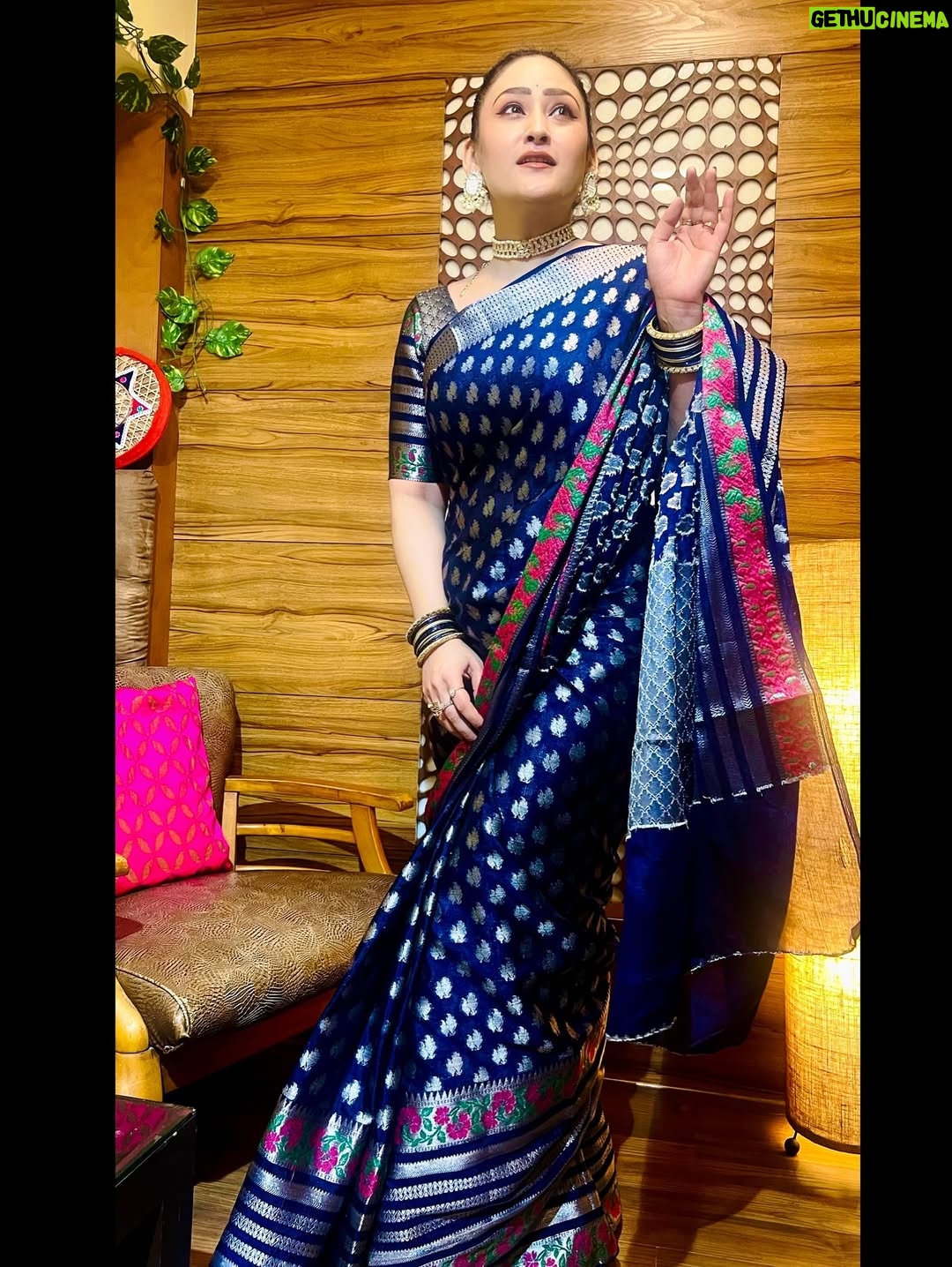 Aditi Sajwan - 52.8K Likes - Wore a Sari for a Very Important Day and Felt every bit like a Param Sundari ✨🥰

#drapedreams#nariinasari#indianbeauty#pardesiya