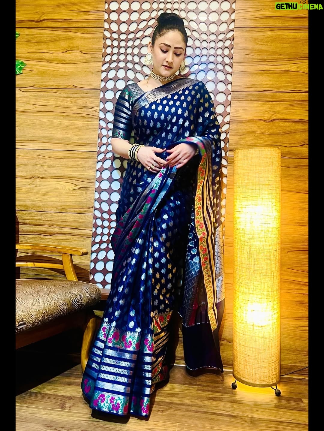 Aditi Sajwan - 52.8K Likes - Wore a Sari for a Very Important Day and Felt every bit like a Param Sundari ✨🥰

#drapedreams#nariinasari#indianbeauty#pardesiya
