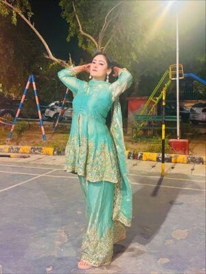 Aditi Sajwan Instagram - Let’s Play !!💕🫰🏻

#aditisajwan#galsun