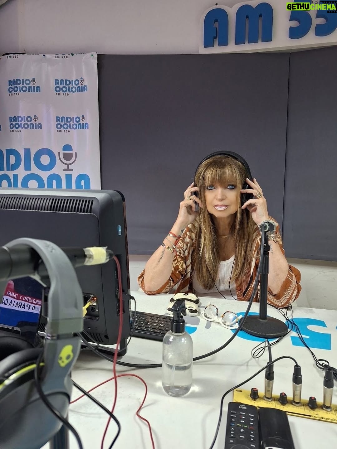 Adriana Salgueiro - 4.1K Likes - UN DÍA DE MI VIDA COMPLETO , desde que me levanto 😉. #life #lifestyle #work #tv #radio