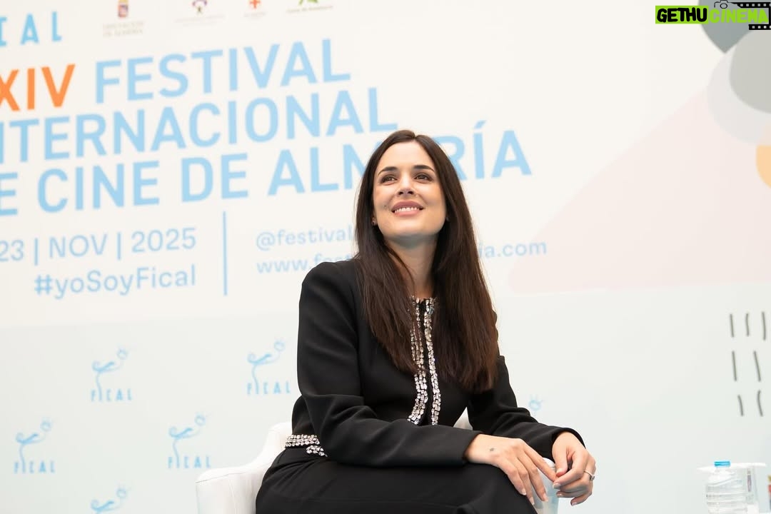 Adriana Ugarte - 12.4K Likes - GRACIAS INMENSAS❤️ por este reconocimiento tan bello. Gracias compañeros de profesión por hacer del lugar de trabajo un espacio donde crear y sentirse segura.Un espacio al que quieres regresar.
Qué honor recibir el premio Almería Tierra de Cine @festivalmeria y miembros de la Diputación de Almería.

Y GRACIAS a todas las personas que lo hicieron posible💘🥹

💎 JOYAS 💎 

@joseluisjoyerias 
@rafael.casanova 
@pancreativestudio 

👗 VESTIDO PARA LA GALA DE APERTURA 👗 

@isabelsanchiscostura 
@galleryroomc 

✨LOOKS PARA RUEDA DE PRENSA Y PASEO DE LAS ESTRELLAS✨

@ehmoda 
@elenabeautyalien 
@sandroparis 
@marciano 
@guess 
@thomassabo 

💄MAQUILLAJE Y PELUQUERÍA 💄

@atipe.atu 

The best @juanantoniorosagomez ❤️