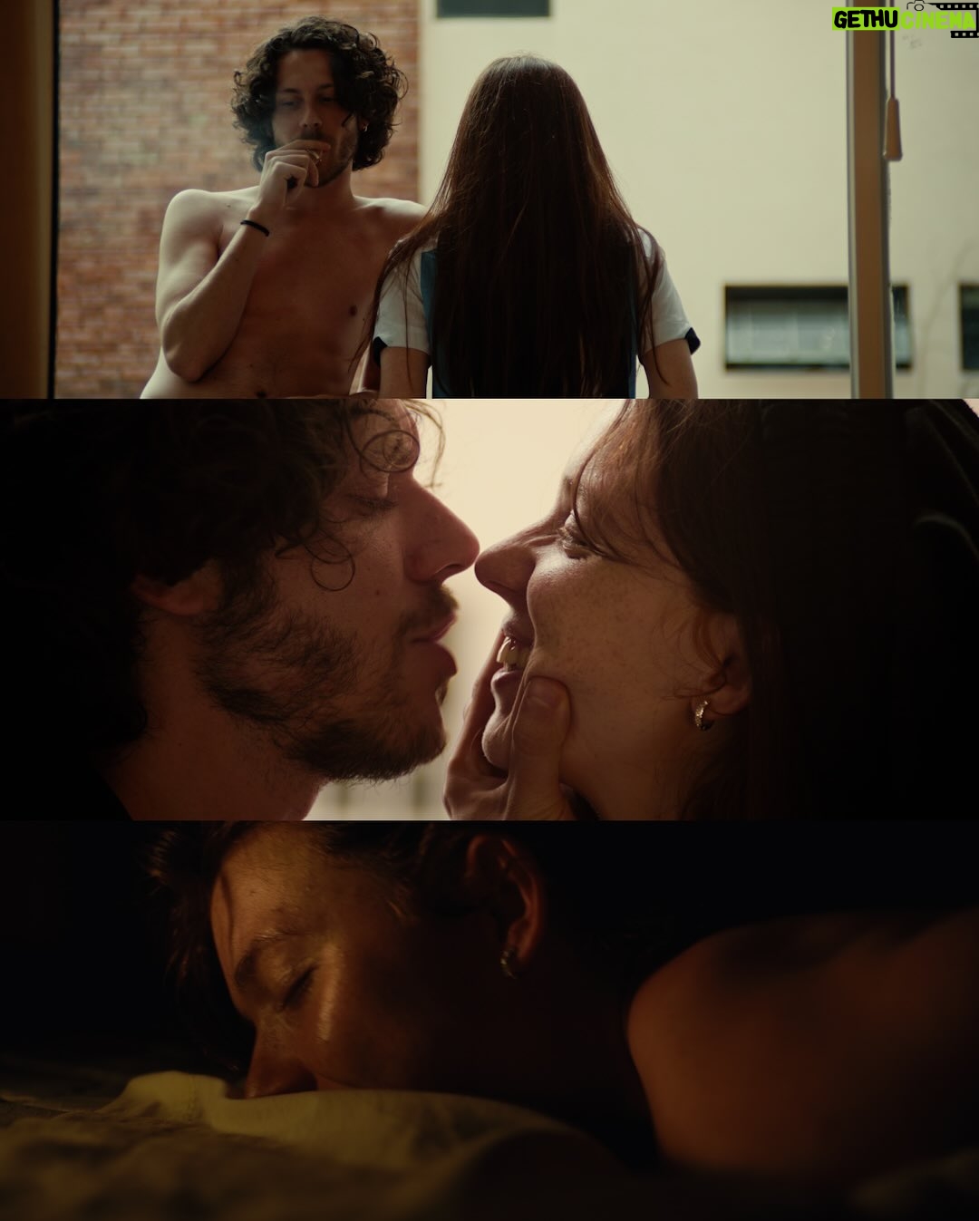 Agustina Cabo - 5.3K Likes - “Tu cuerpo en mi habitación” va a tener su premiere mundial en la competencia del Festival Internacional de cine de Edimburgo🏴󠁧󠁢󠁳󠁣󠁴󠁿

Un corto sobre la nostalgia, el amor, el sexo y las despedidas. El proceso de este corto fue simple. Yo quería despedir mi departamento y Agus tenía muchas ideas sobre amor e intimidad. Una madrugada nos mandamos mensajitos. A eso le siguió una reunión con Alan y ella para charlar sobre dos personajes que aún no conocíamos pero hacían cosas en un departamento, y algo los apuraba, los robotizaba. Es lo que sabíamos. A la semana les mandé el guion y el finde estabamos filmando. Luna materializó la escenografía del espacio, Joaco y Mauje lo registraron, tanto en cámara como en sonido. Agus y Alan le dieron vida. Yo uní sus pedacitos en el montaje y Santi y Juampi lo sonorizaron. Del resto se encargó el Pity, el rey de la nostalgia por excelencia.

Quienes estén por el Reino Unido en agosto lo van a poder ver en las siguientes funciones:
- Saturday 16 August / 15:20 Cameo 1
- Sunday 17 August / 12:45 / Hawthornden Lecture Theatre / SDH
- Monday 18 August / 12:00 / Vue Omni 11
- Monday 18 August / 18:45 / Filmhouse 3 / SDH

Aguante el cine independiente, aguante filmar con amigos. Gracias Agus y Alan por poner sus cuerpos para ayudarme a sacar todas estas emociones que tenía adentro. Gracias por convertir los recuerdos en algo tan lindo y eterno como lo es el cine.

El afiche es de la increíble y también coautora de recuerdos de Las Heras @jaztaiah 🙌🏻