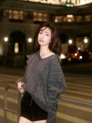 Ahn Ha-young Instagram - And more HK🖤