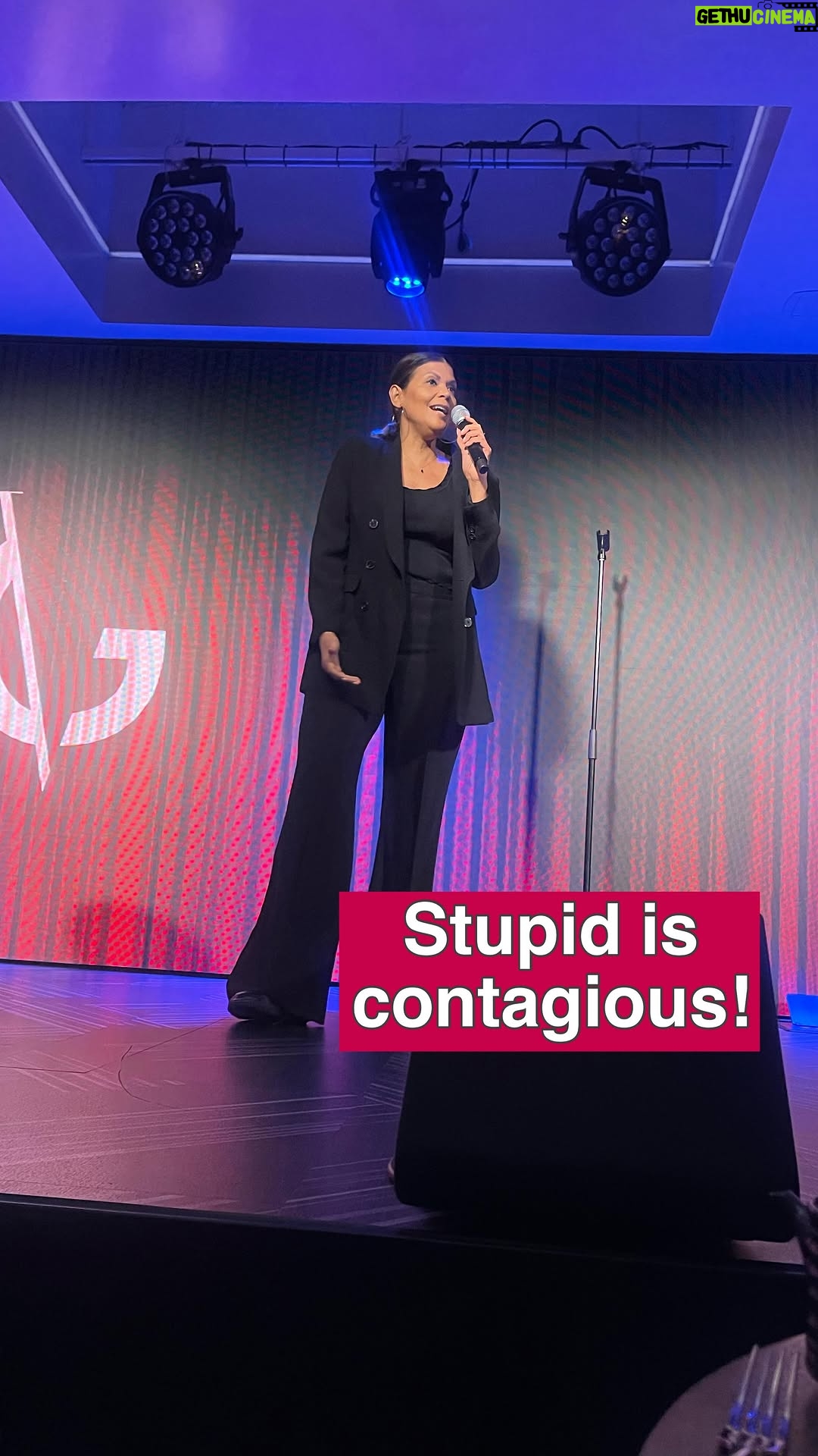 Aida Rodríguez - 28.5K Likes - If you really wanna know. Hey, I don’t know it all, but I’m willing to learn. Happy Monday! 

July 11-13 @ontarioimprov