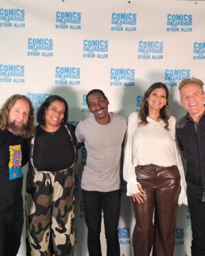Aida Rodríguez Instagram - Watch me unravel on @comicsunleashedes tonight night on @cbstv right after Colbert. If you miss it, don’t worry it’ll stream on @paramountplus. Had a time with host  @realbyronallen and my fellow comics @joshbluecomedy @titusnation @therealmikeestime 

@vanessagraddick on the headset getting her producing on! 💫

Let me know what you think.