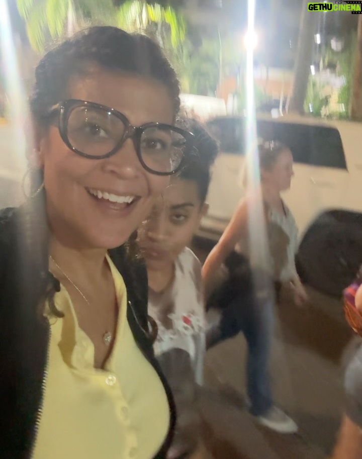 Aida Rodríguez - 449 Likes - Dime con quién andas y te diré quién eres. 
You are the company you keep.