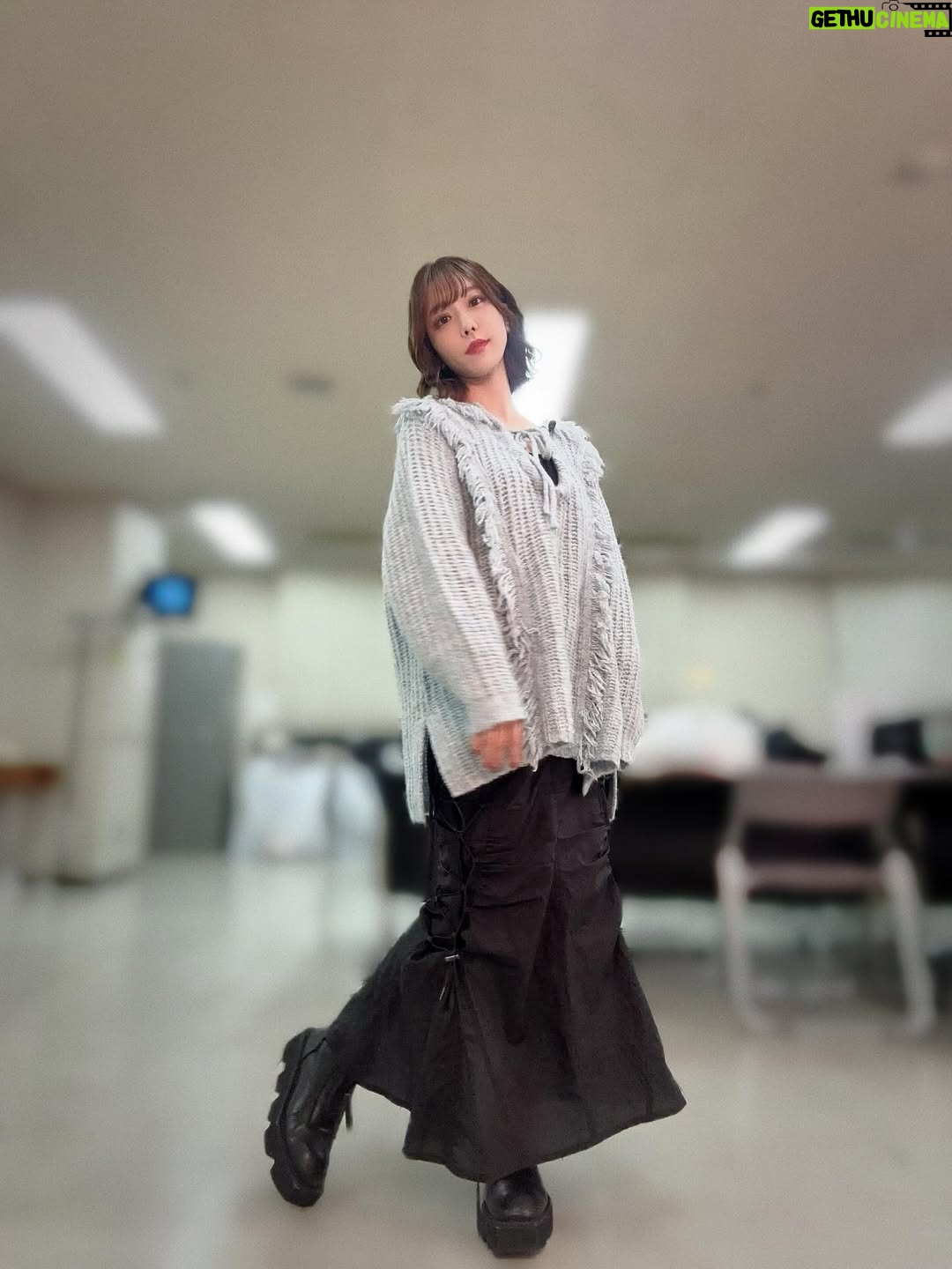 Aimi - 7.6K Likes - 🩵🖤.