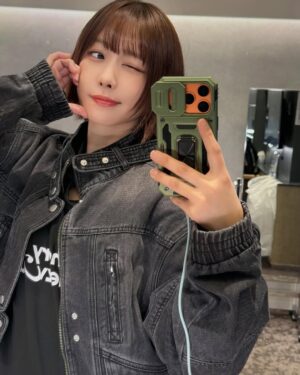 Aimi Instagram - 💚🧡