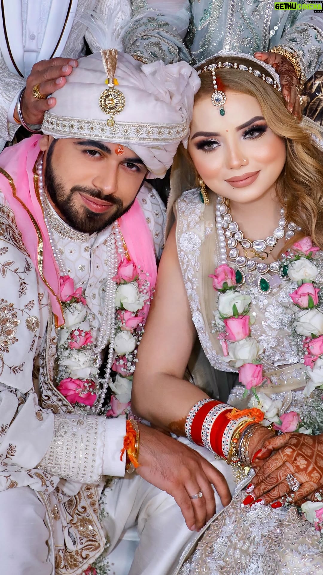 Aisha Mahdi - 42K Likes - ✨// And Adventure to Forever Begins…. 

I might be unsure about many little things in life, but with you I'm sure about this journey. With every Vachan and Phera, we became one, I was sure i'm ready for this new journey with you then and there. ❤🧿

#SaishaSealTheDeal