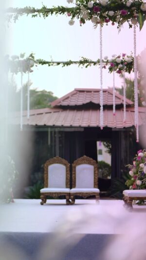 Aisha Mahdi Instagram - ✨// And the Adventure to Forever begins….

When I started planning my wedding, it was nervous, overwhelming, and whatnot; but one thing I knew was that I wanted a minimalistic but classy vibe. 

I discussed with Sahil & My team, we decided on white and brown shades in decor with daisies and other minimal flowers to add a little vibrant feel. 💐💫

From the tiniest decor to mandap set up near the pool, and color theories, it all fell into place on my D-day. 

While my feelings were all over the place, I loved how cozy yet beautiful it turned out. ❤

 
#SaishaSealTheDeal