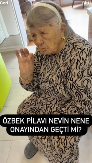 Akasya Asıltürkmen Instagram - Yarım kepçe zeytinyağı @edremith 
200 gr kuşbaşı dana eti
Bir soğan
4 havuç
İki su bardağı pirinç
Bir küçük kase haşlanmış nohut
1 çay kaşığı kimyon
1 tatlı kaşığı tuz 
2 bardak pirince 3 bardak su 

Kafanıza takılan bir yer olursa sorun :) 

#tanıtım #yemektarifi #özbekpilavı #evyemekleri