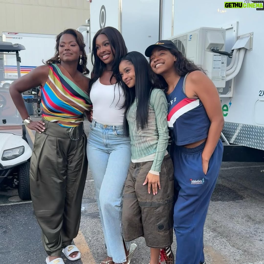 Akira Akbar - 73.2K Likes - 4 years!!? playing the role of Ashley has been such an unforgettable journey. i’m beyond thankful for all the love and support you’ve shown her over the years. i can’t thank you guys enough. this cast and crew has really become family. i’m forever grateful! ♥️

Special shout out to @cooperfilms, @cmwaddles, @willsmith @peacock @nbcuniversal I’ll forever be grateful for this humbling experience. 🫶🏽🫶🏽

that’s a wrap 🥹.. Ashley Banks