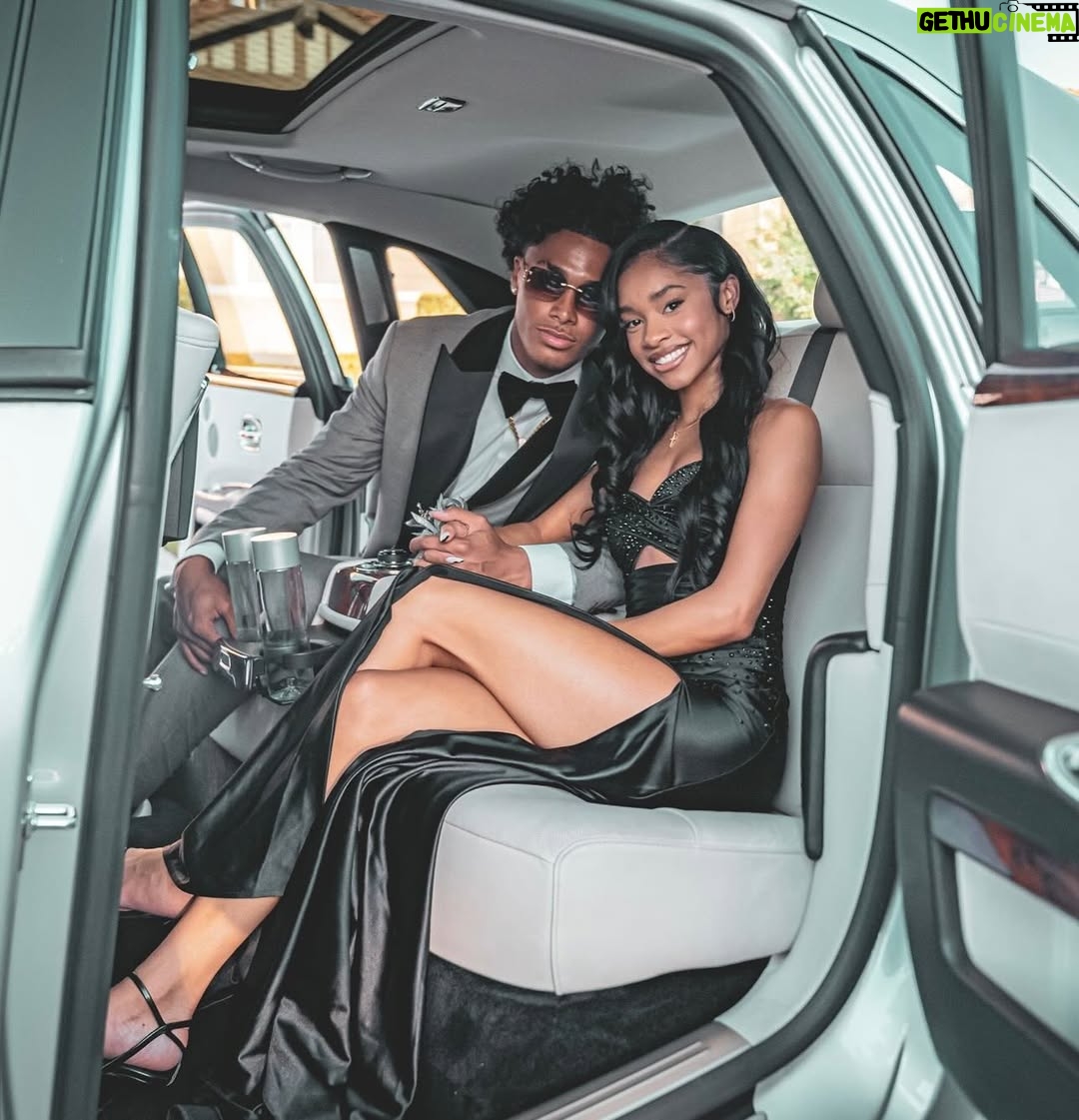 Akira Akbar - 110K Likes - prom 🩶🖤