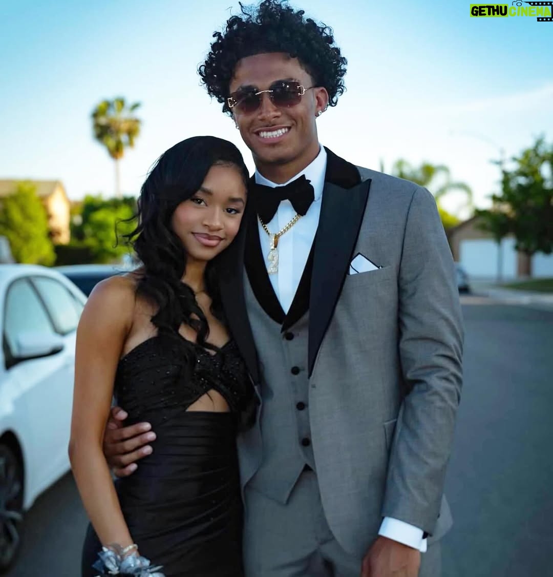 Akira Akbar - 110K Likes - prom 🩶🖤